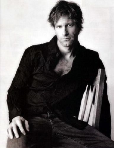 aaron-eckhart
